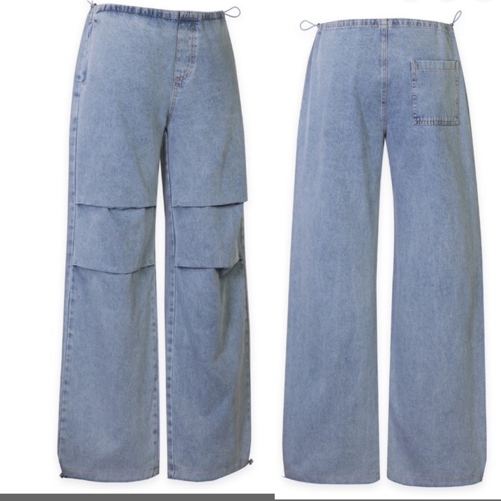 Low rise , relaxed fit silhouette , adjustable waist drawstring, side pockets